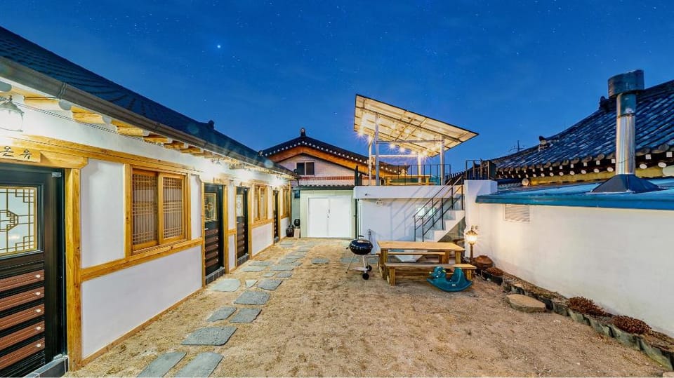 Gyeongju Nenugnam20 Hanok pension Bed and Breakfast in South Korea