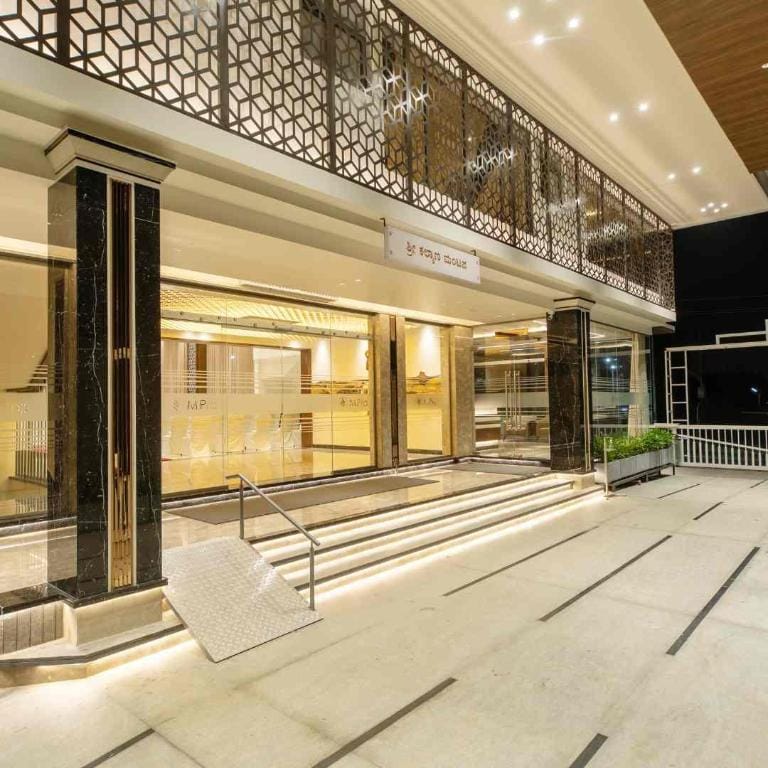 Hotel M Pro Palace Mysore - 12 Minutes to Mysore Palace Hotel in Mysuru