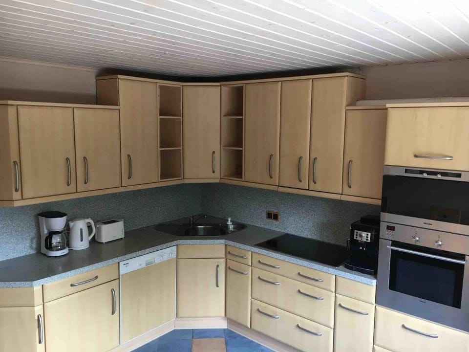 Moderne Wohnung mit Terasse, 15min Centro NETFLIX Apartment in North Rhine-Westphalia