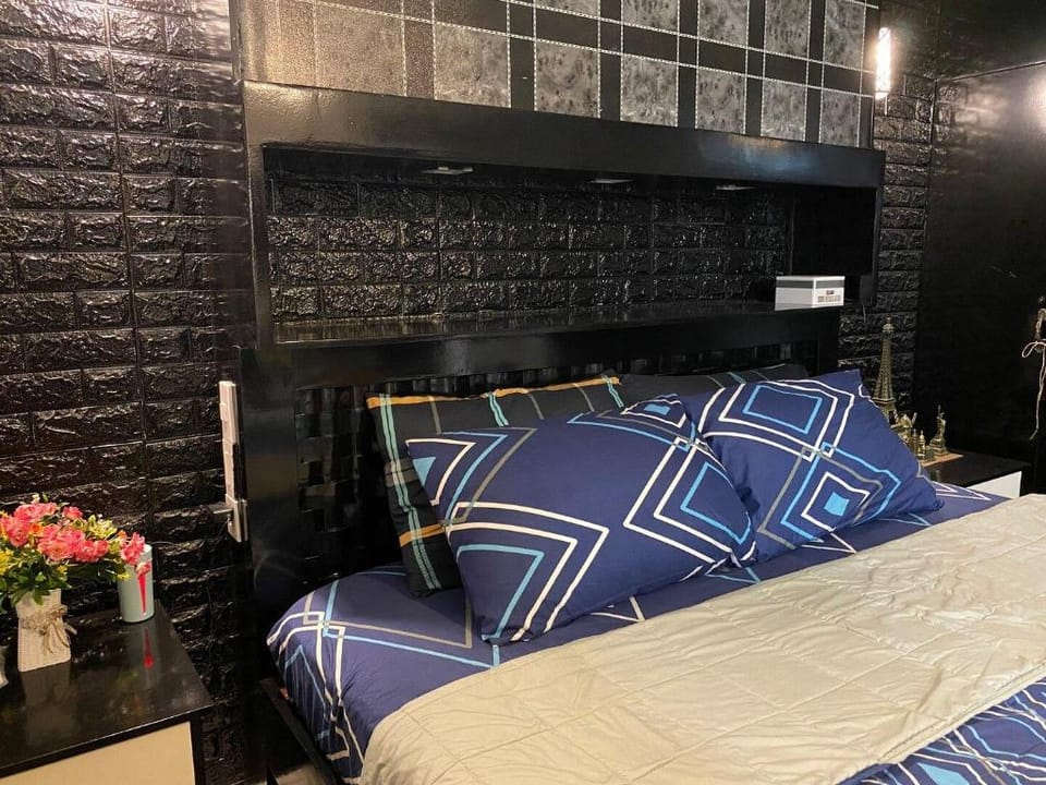 Jk-Staycation Luxurious Stay with Jacuzzi,king bed Vacation rental in Calabarzon
