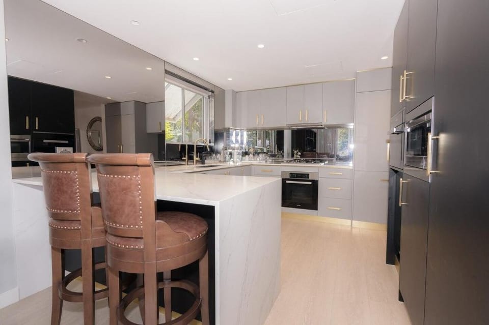 A Luxury & unique townhouse-style with privat lift Vacation rental in Sydney