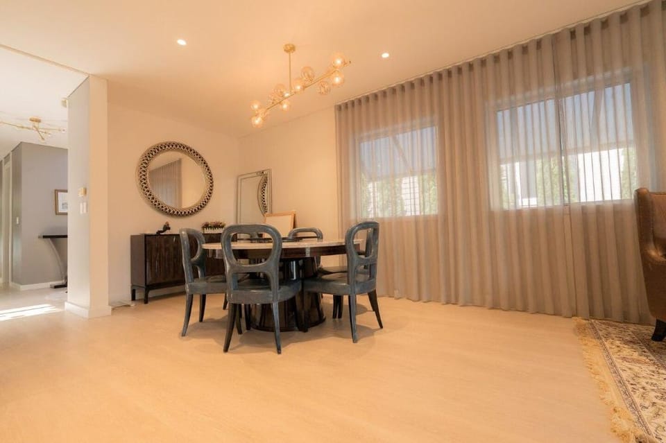 A Luxury & unique townhouse-style with privat lift Vacation rental in Sydney