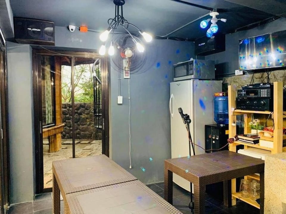 Staycation Private Resort CALAMBA Resthouse Villa in Calamba