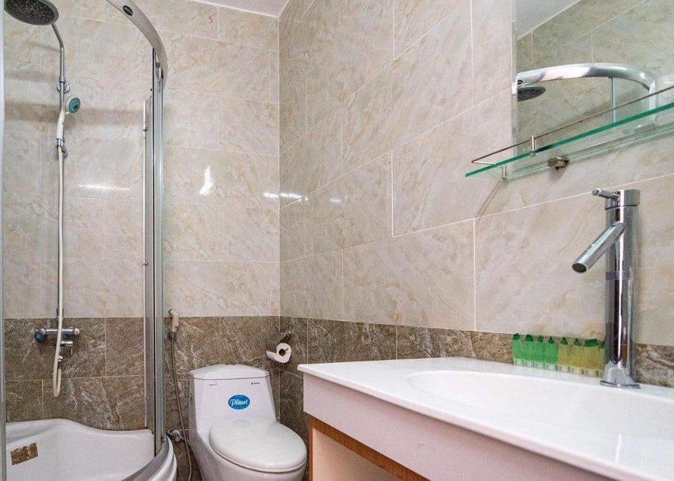 Biệt thự VũngTàu hồ bơi 6 phòng ngủ cách biển 100m Villa in Vung Tau