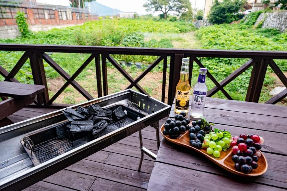 geoje rebeudeumongdolpensyeon Bed and Breakfast in South Korea