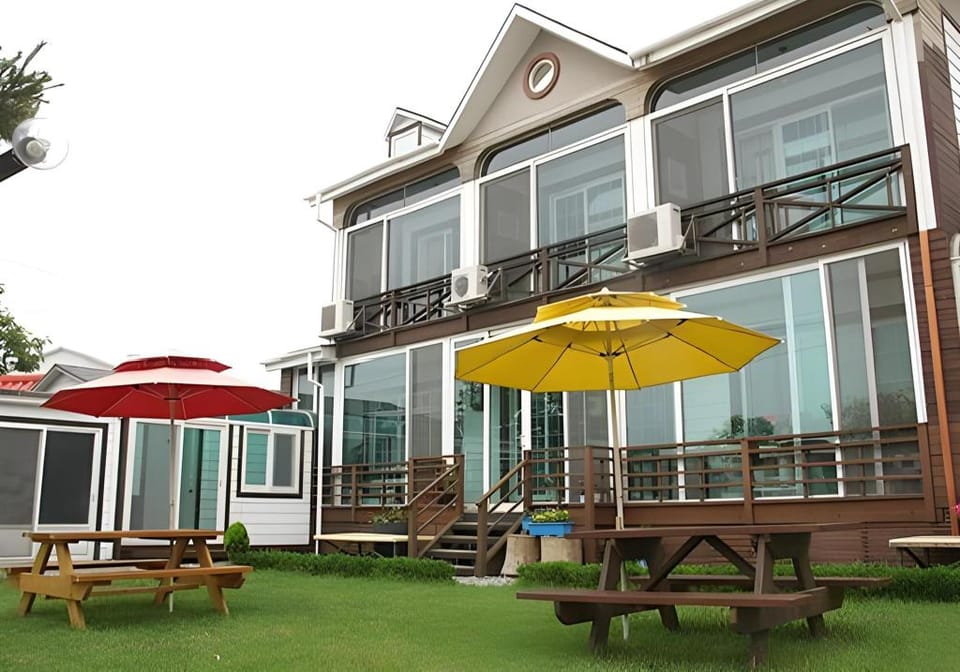 Anmyeondo Jeonyeok Noeul Pension Bed and Breakfast in South Korea