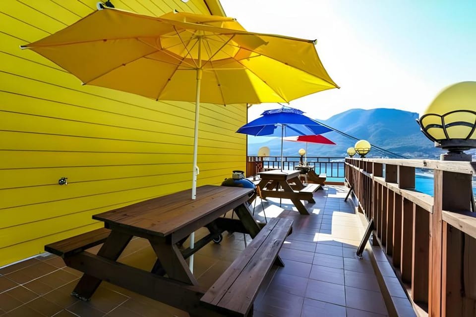 Geoje Badaga Joa Pension Bed and Breakfast in South Korea