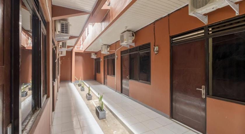 RedDoorz Syariah @ Bulak Kapal Hotel in West Java
