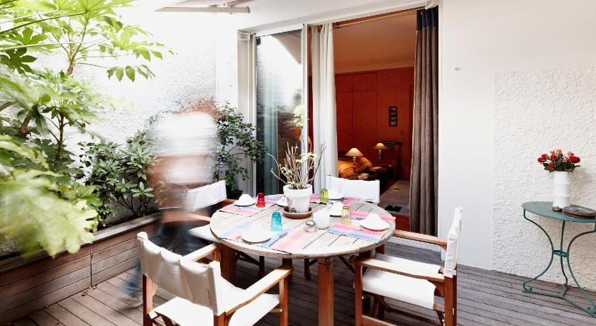 Patio de L'Intendance Hotel in Bordeaux