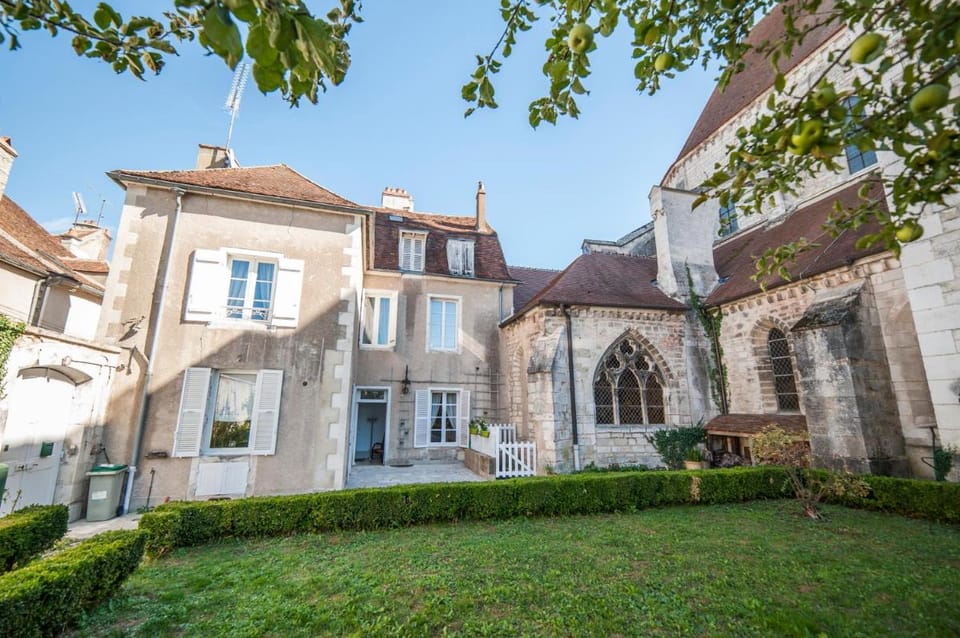 Maison des 7 lieux Apartment in Chablis