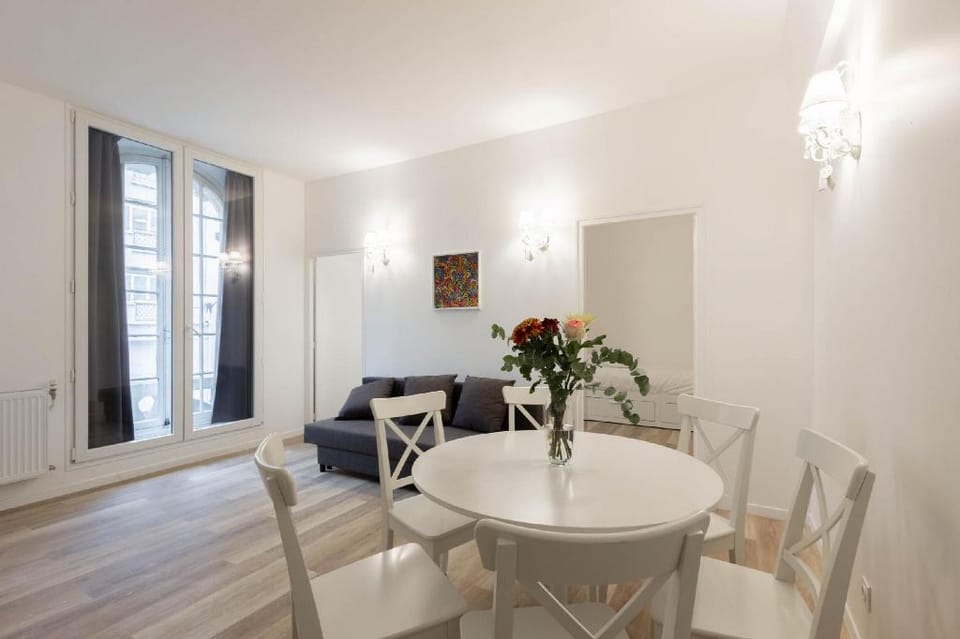 Marais Renard Apartment in Paris
