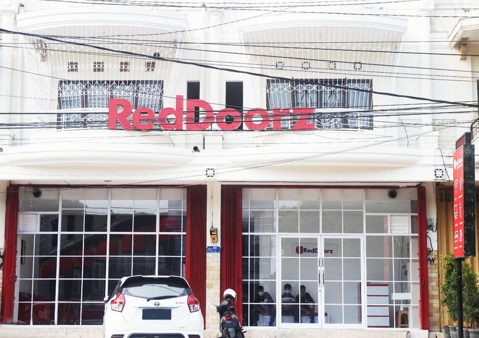 RedDoorz @ Jalan Tanjung Blitar Hotel in East Java