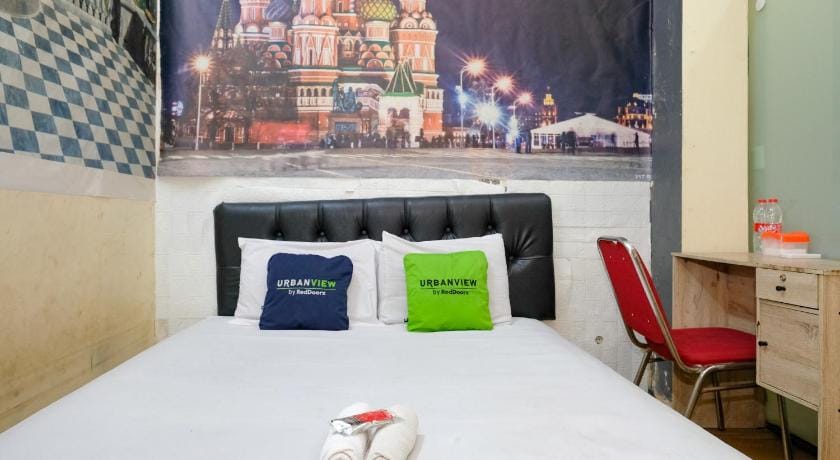 Urbanview Hotel Gangnam near Mall Olympic Garden Hotel in East Java