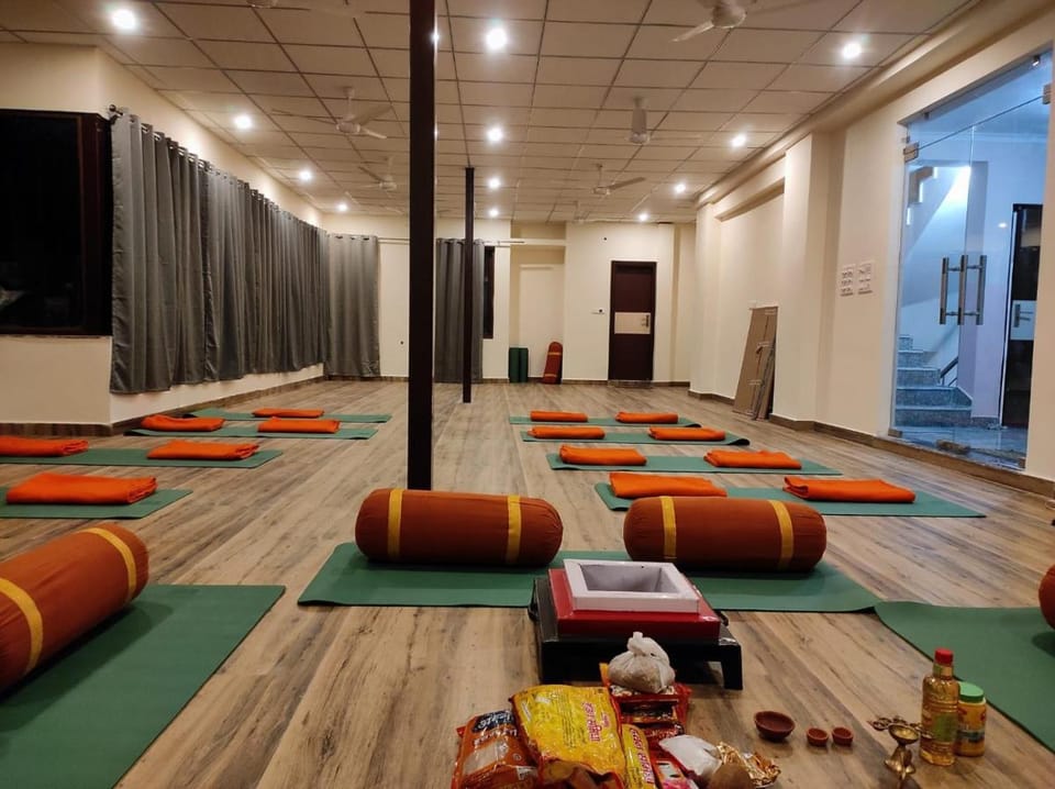Yellow Leaf Apartment in Rishikesh
