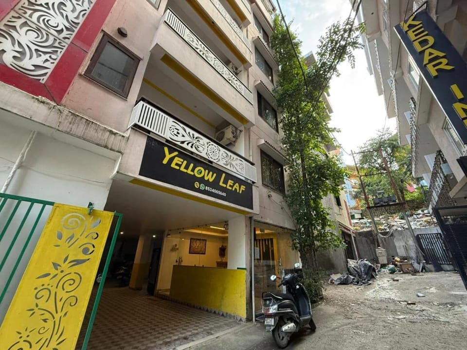 Yellow Leaf Apartment in Rishikesh
