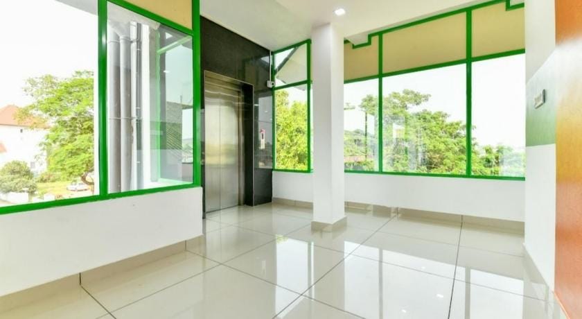 GREEN LINE RESIDENCY Campground/ 
RV Resort in Kochi