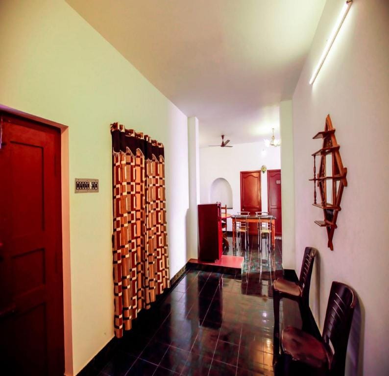 World Guest House Hotel in Puducherry
