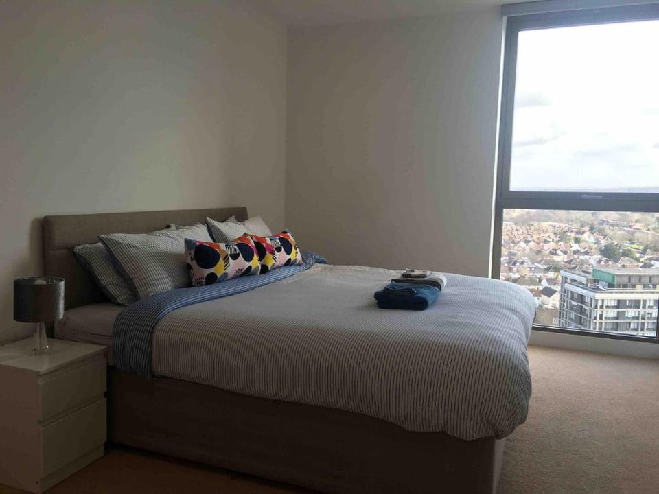 LUXURY SERVICED APARTMENTS***** Apartment in Croydon