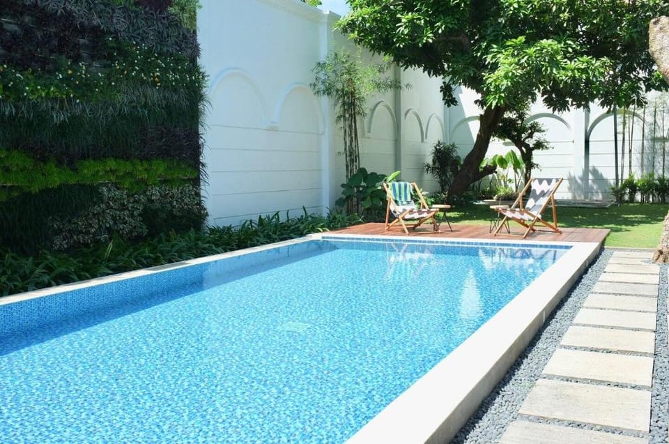 Rumah Kertajaya - The Main House Vacation rental in Surabaya