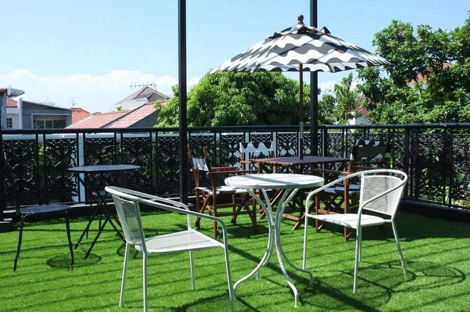 Rumah Kertajaya - The Main House Vacation rental in Surabaya