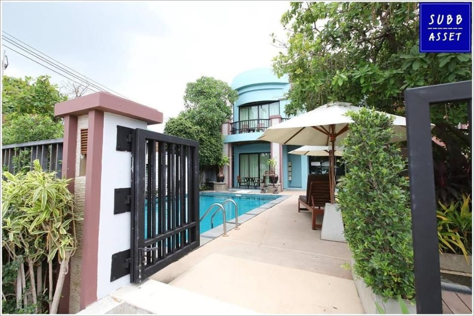 BeachFront Poolvilla for 20 People| Pranburi Beach Villa in Prachuap Khiri Khan, Thailand