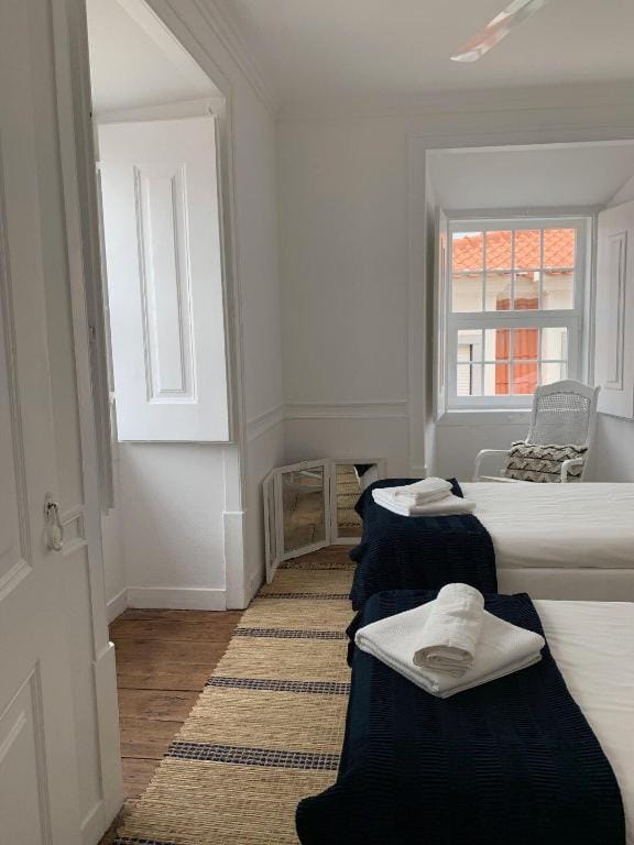 Lovely Bay Ericeira Central 4 Bedroom Flat Apartment in Ericeira