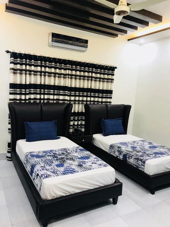 Asaish Inn II Guest House Vacation rental in Karachi