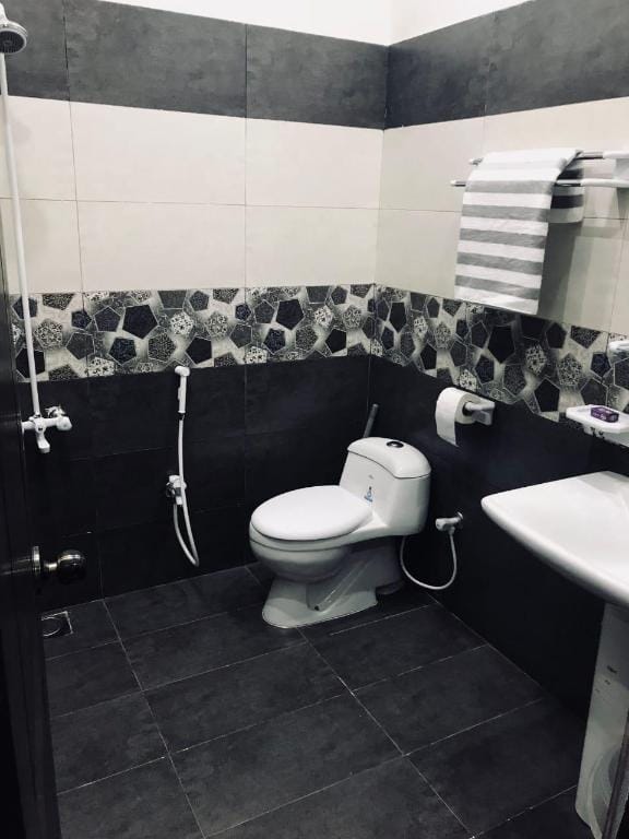 Asaish Inn II Guest House Vacation rental in Karachi
