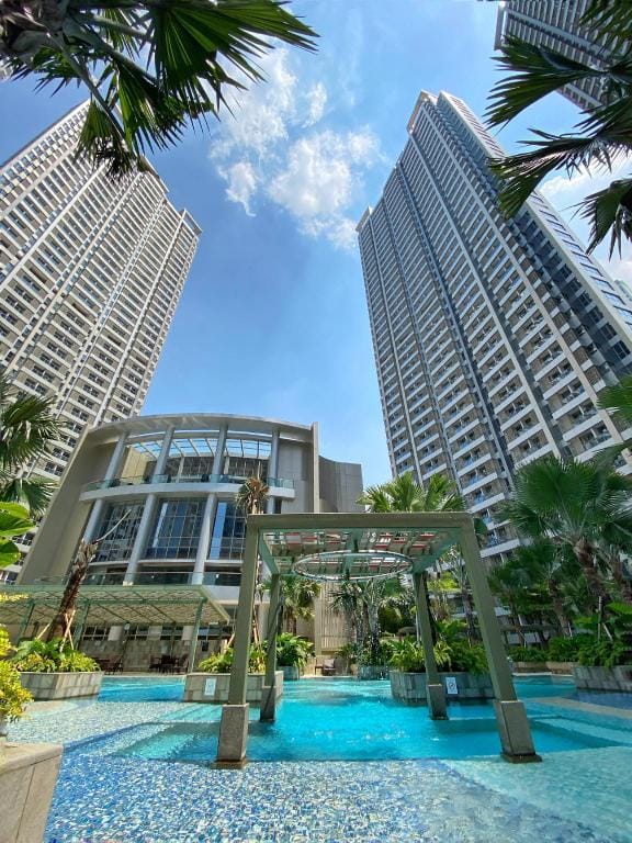 Cozy 2 BR SUITE near Taman Anggrek & CP Apartment in Jakarta