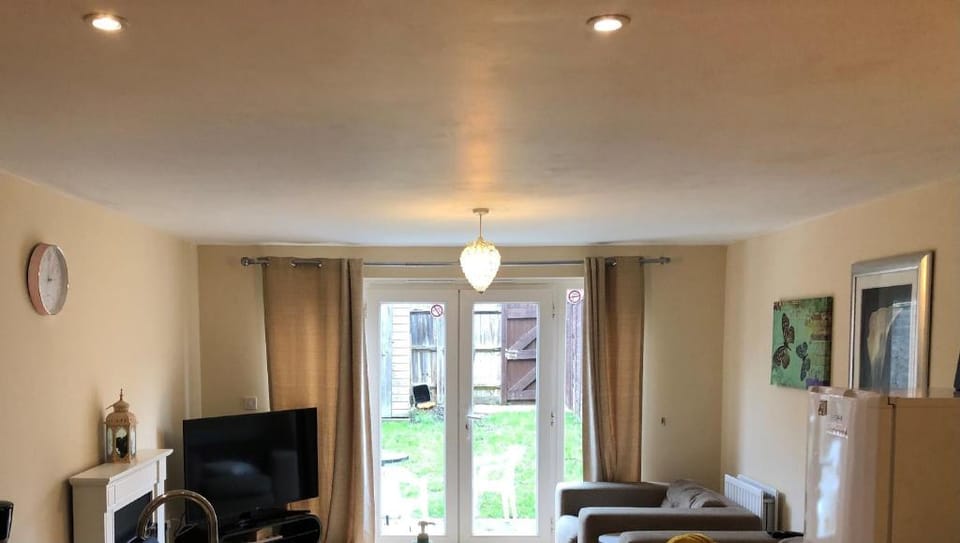 Graceful Home Away Sittingbourne - Plummer Vacation rental in Sittingbourne