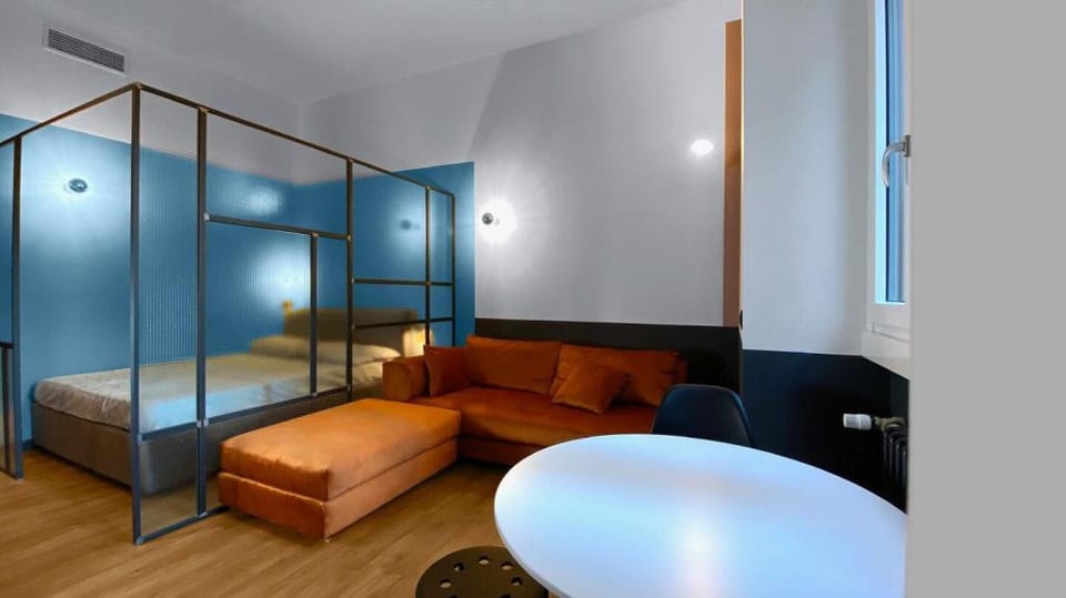 BNB Capital Milano Central Station - Blue Apartment in Milan