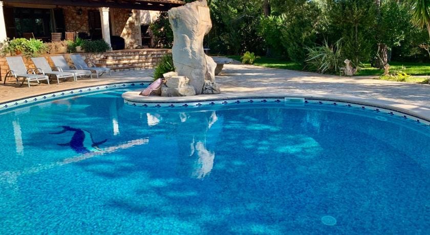 Es Castell de ca n'Alou de ses cases noves Villa in Migjorn