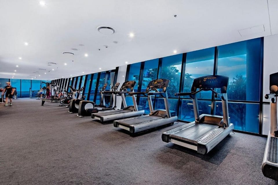 Sleeps up to 6, 1 bedroom circle on cav, level 17 Apartment in Surfers Paradise