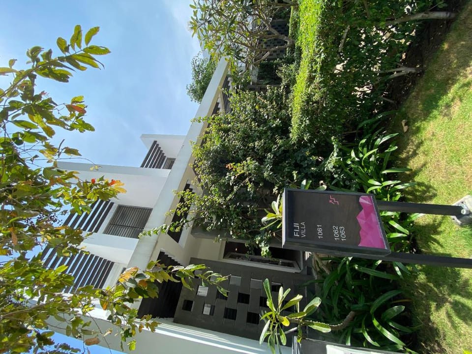 VILLA HOA SỨ-250M2 CÓ 3 PHÒNG NGỦ SANG TRỌNG Villa in Ba Ria - Vung Tau