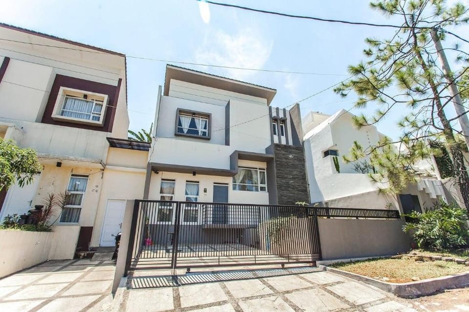 Brownies House - Cool & Cozy | Setiabudi Bandung Vacation rental in Parongpong