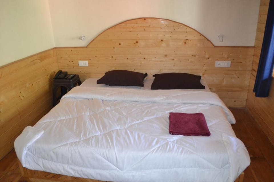 Forest Wood Cottage Vacation rental in Manali