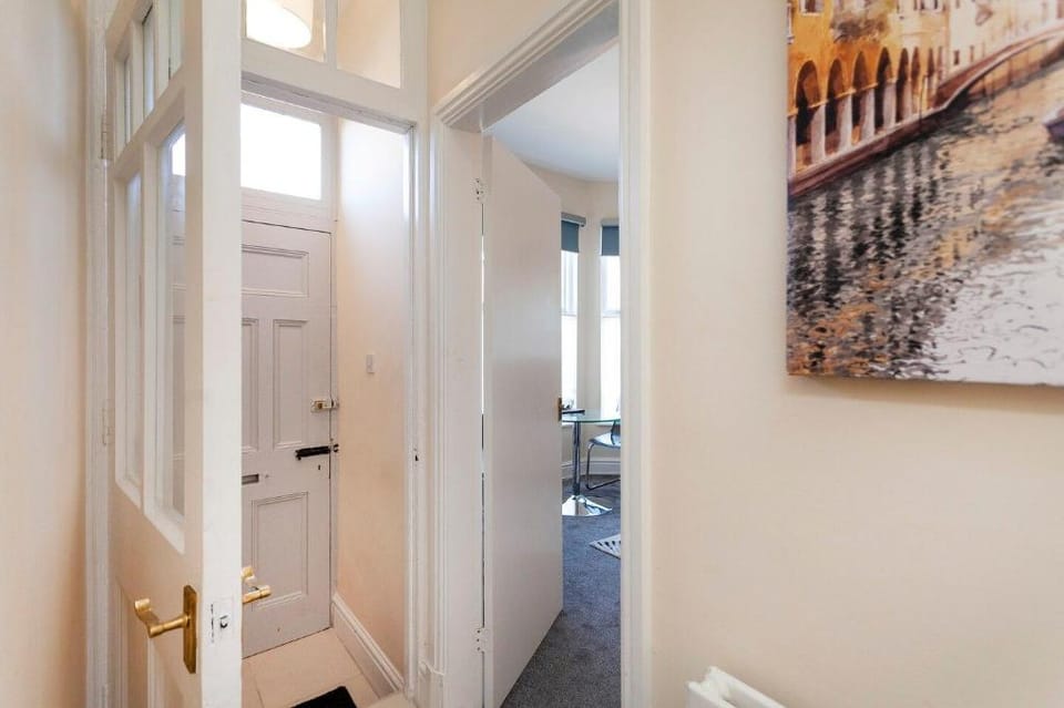 Beautiful, Entire Luxurious One Bedroom Flat Apartment in Leicester