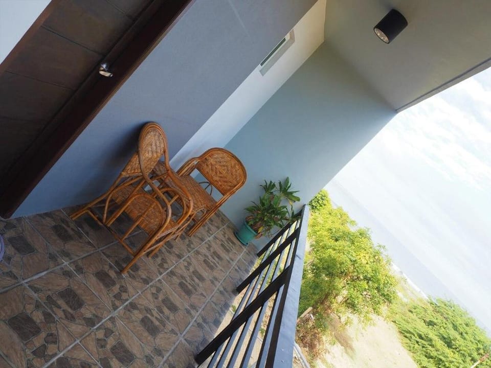 Ocean Breeze - Spacious  Suite (6) Apartment in La Union