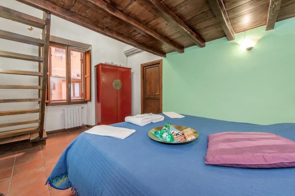 TWO BEDROOM APARTMENT WITH LOFT  Apartment in Rome