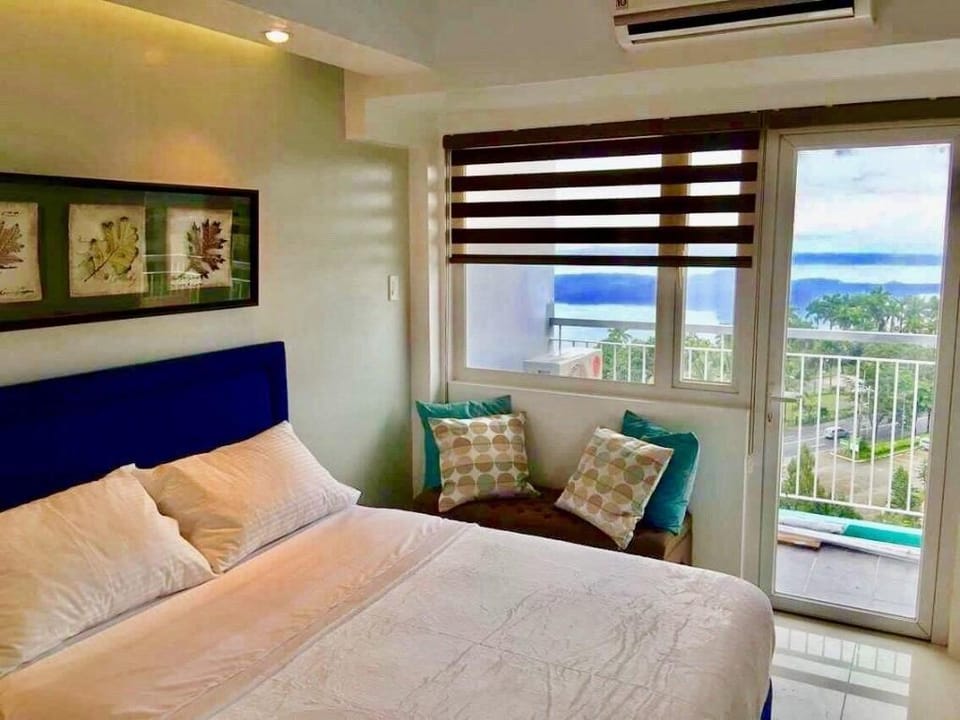 SMDC Wind Amihan and Habagat Taal view w/ Balcony Apartment in Tagaytay