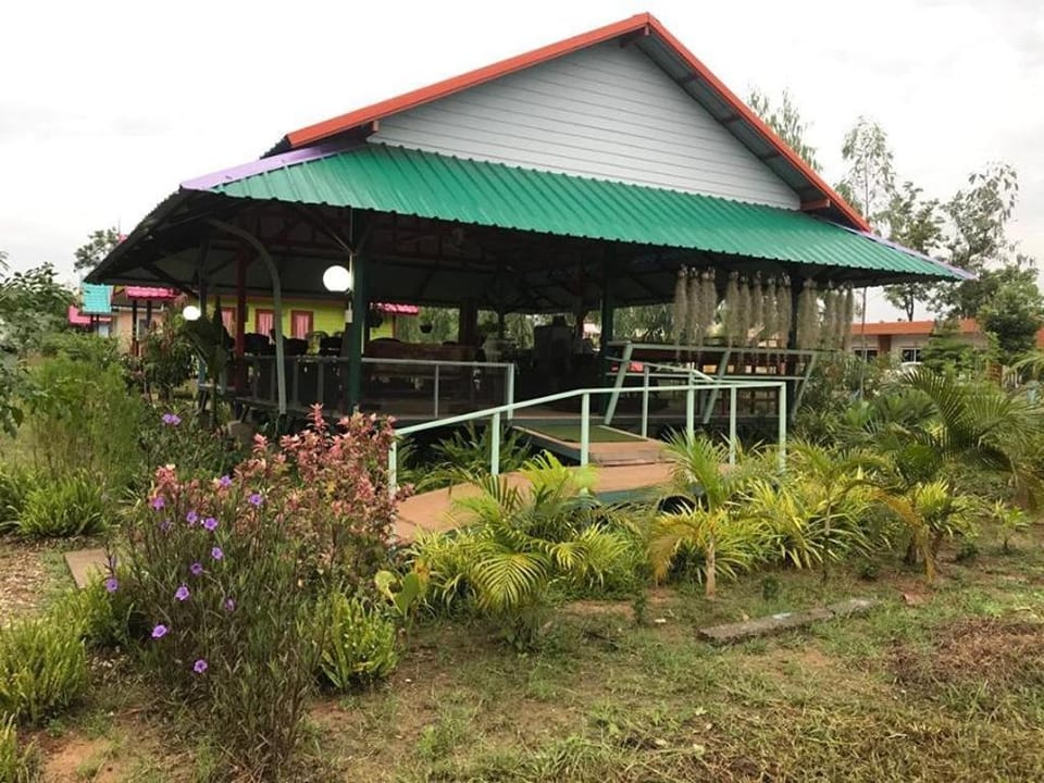 Baan Pak Wangthong Resort in Laos