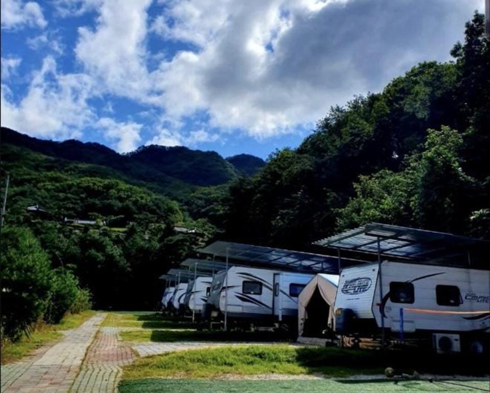 Pocheon Glamping and Caravan Campground/ 
RV Resort in Gyeonggi-do