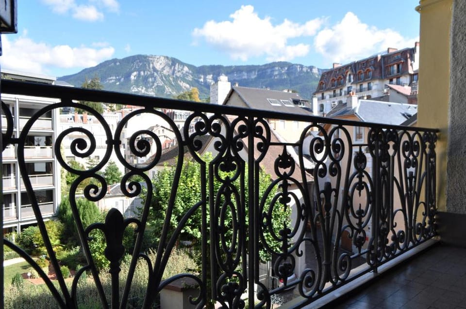 Confidence Apartment in Aix-les-Bains