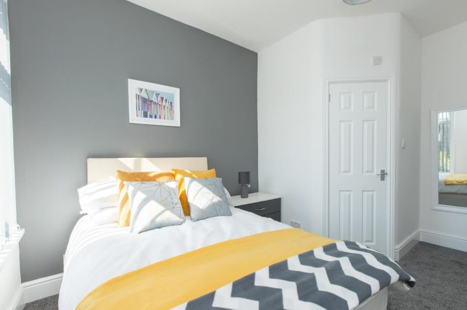 Townhouse @ 58 Brooklyn St - Crewe Hotel in Crewe