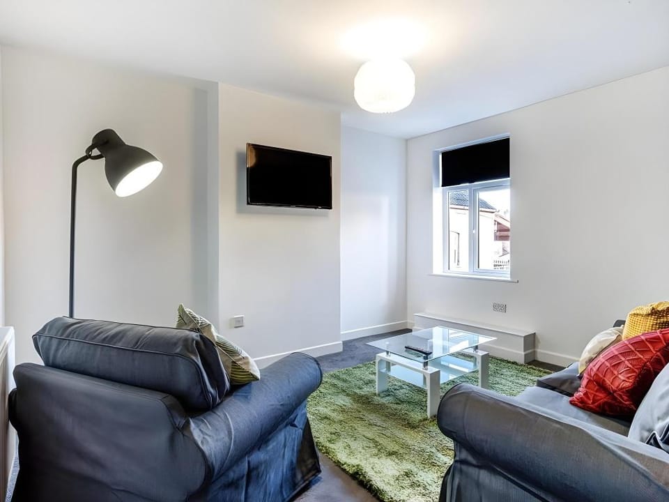 Townhouse PLUS @ 166 Edleston Road Crewe Hotel in Crewe