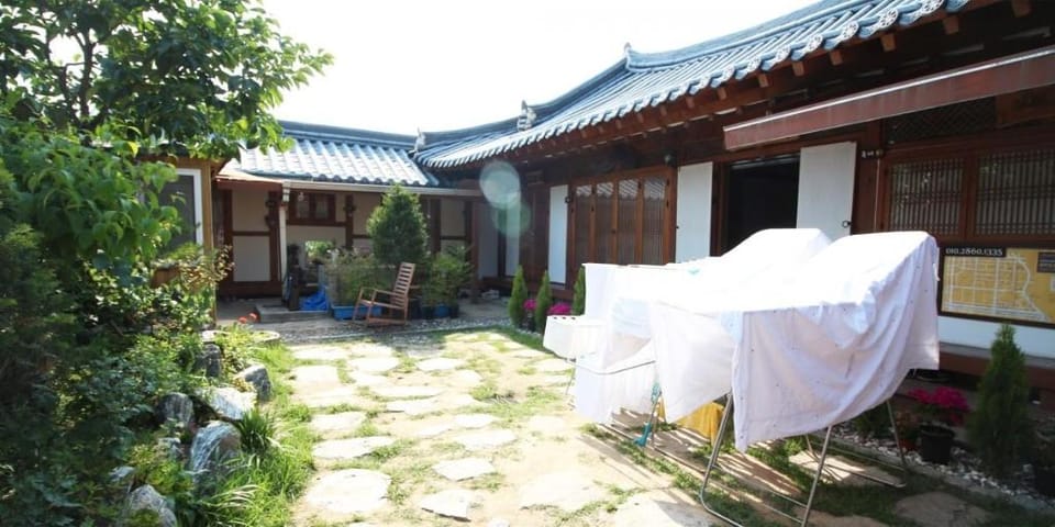 jeonju soripunggyeong hanogsugbag Bed and Breakfast in South Korea