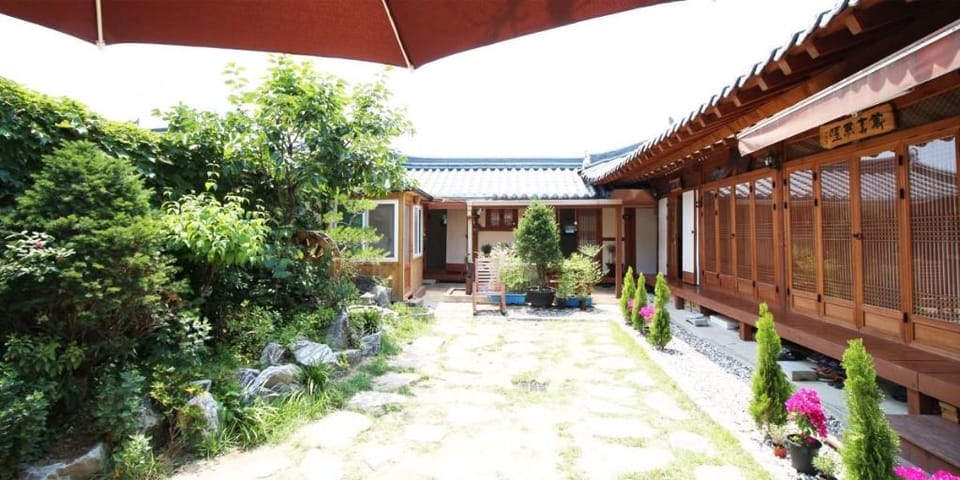 jeonju soripunggyeong hanogsugbag Bed and Breakfast in South Korea