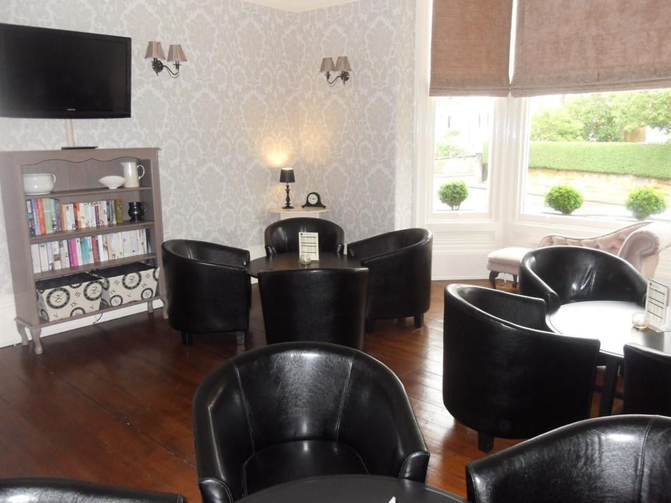 Powys Lodge Bed and Breakfast in Scarborough