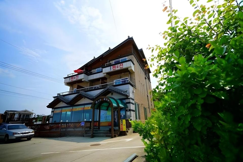 anmyeondo yuaenaipensyeon Bed and Breakfast in South Korea