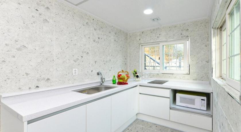 Sellin Onsu Swimming Pool Pension Bed and Breakfast in Gyeonggi-do